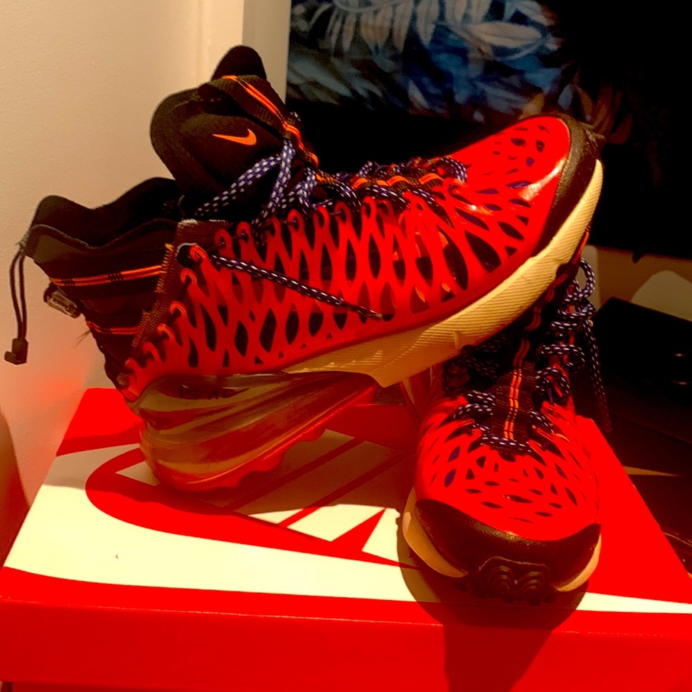 Nike - Picture 2 of 2